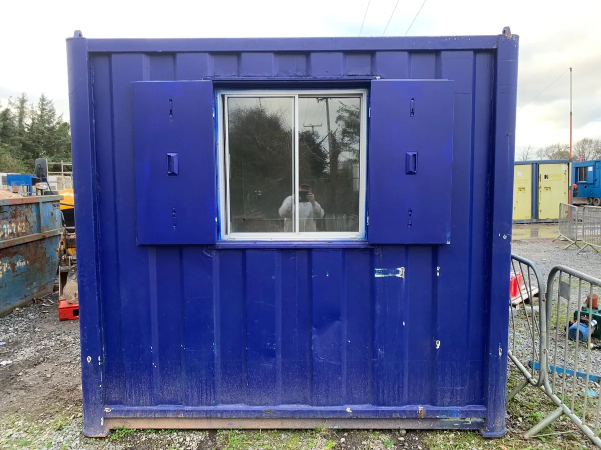 25ft x 9ft Welfare Unit with Office - Image 4