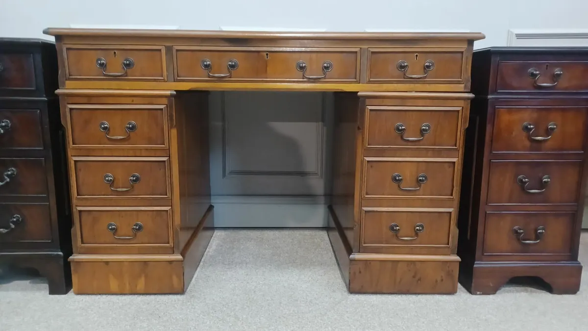 Excellent  Antique Style  Pedestal Desks - Image 4