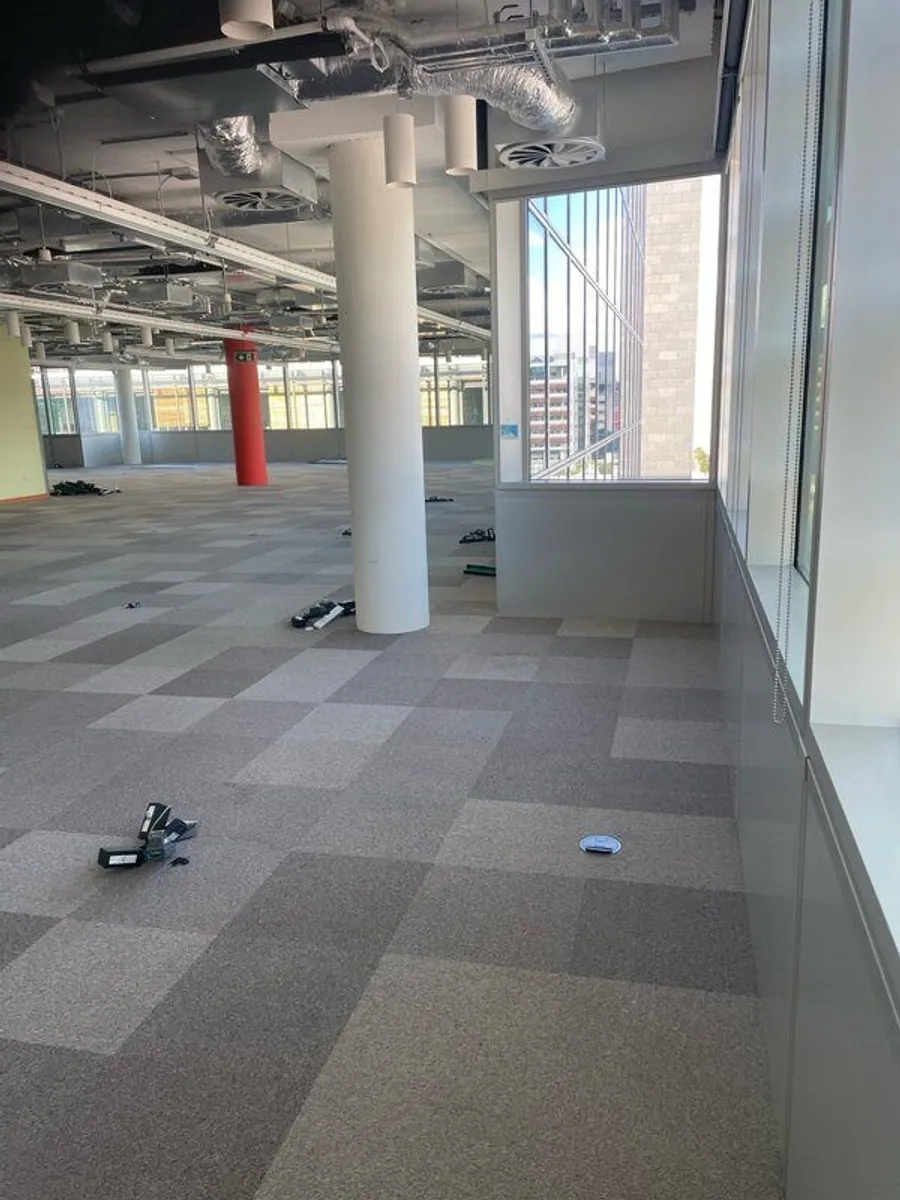 Used carpet tiles - Image 2