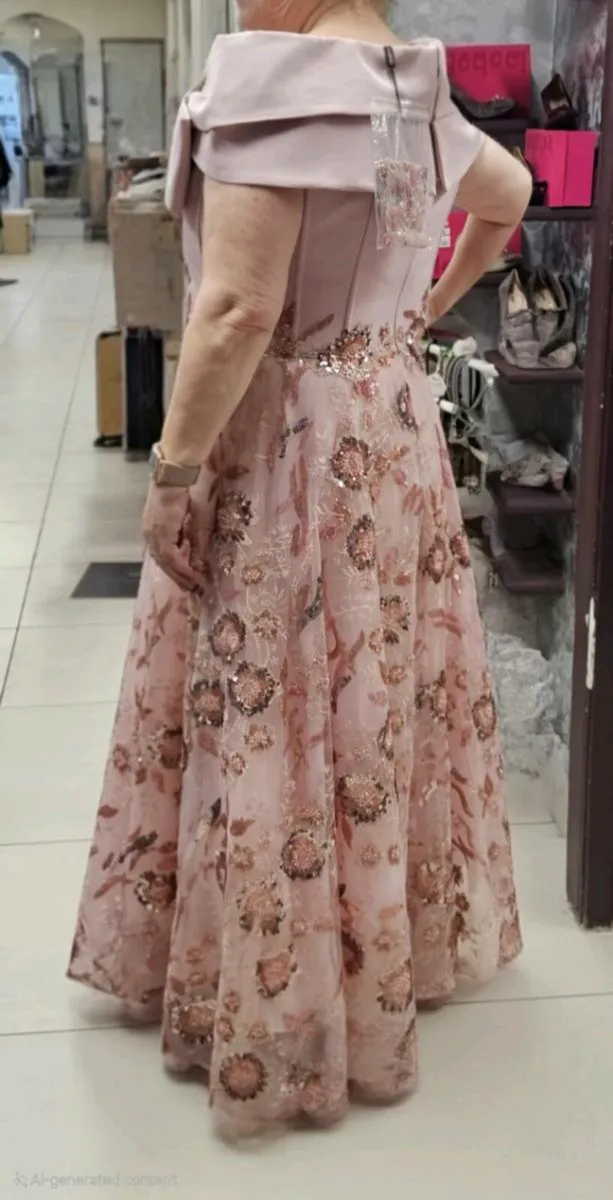 Mother of the Bride/Groom Dress. - Image 2