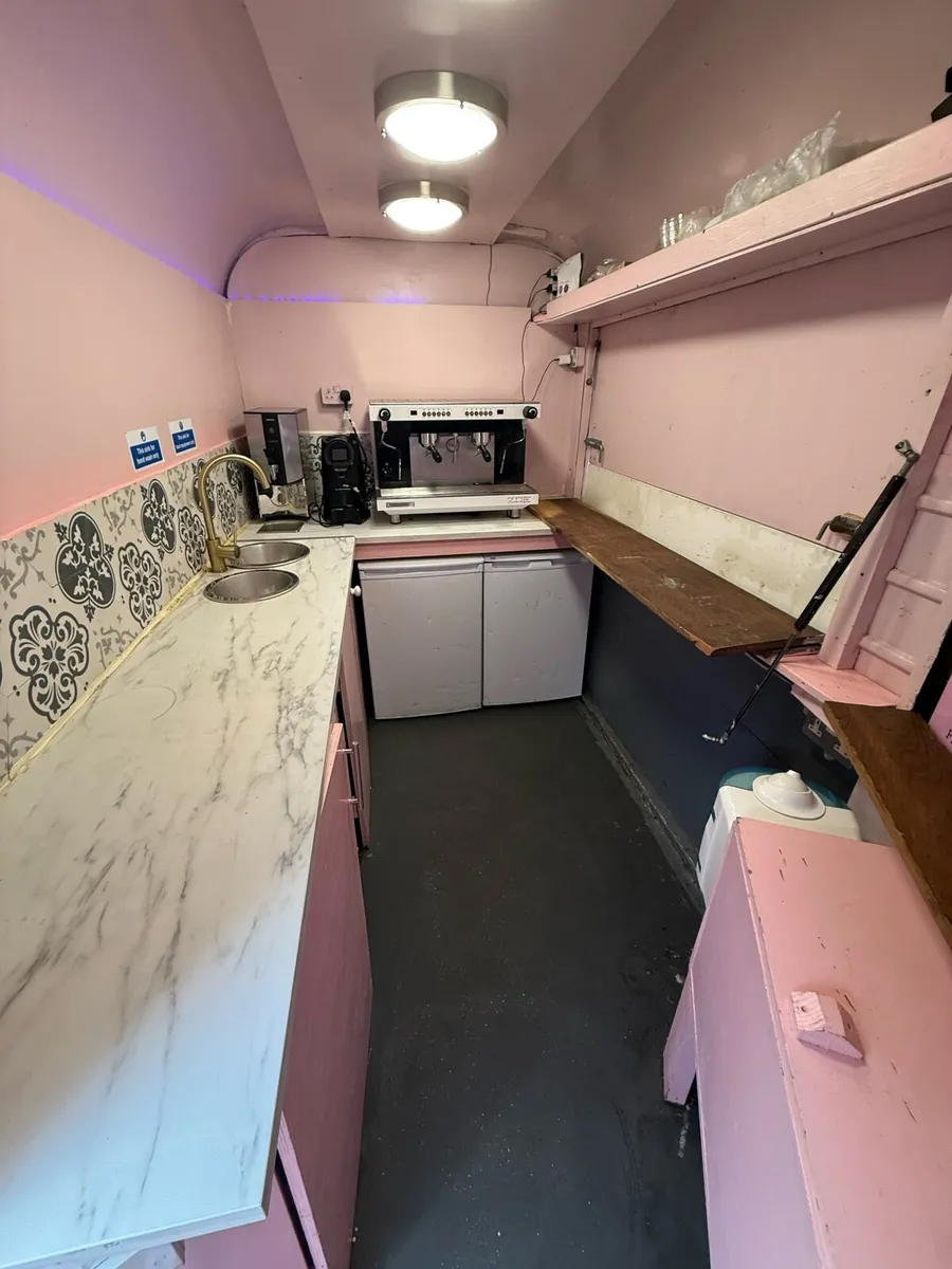 Horsebox Coffee Catering Trailer - Image 4