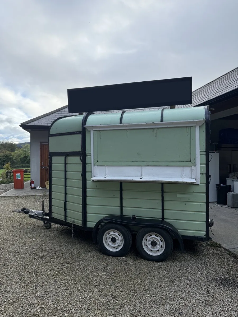 Horsebox Coffee Catering Trailer - Image 2