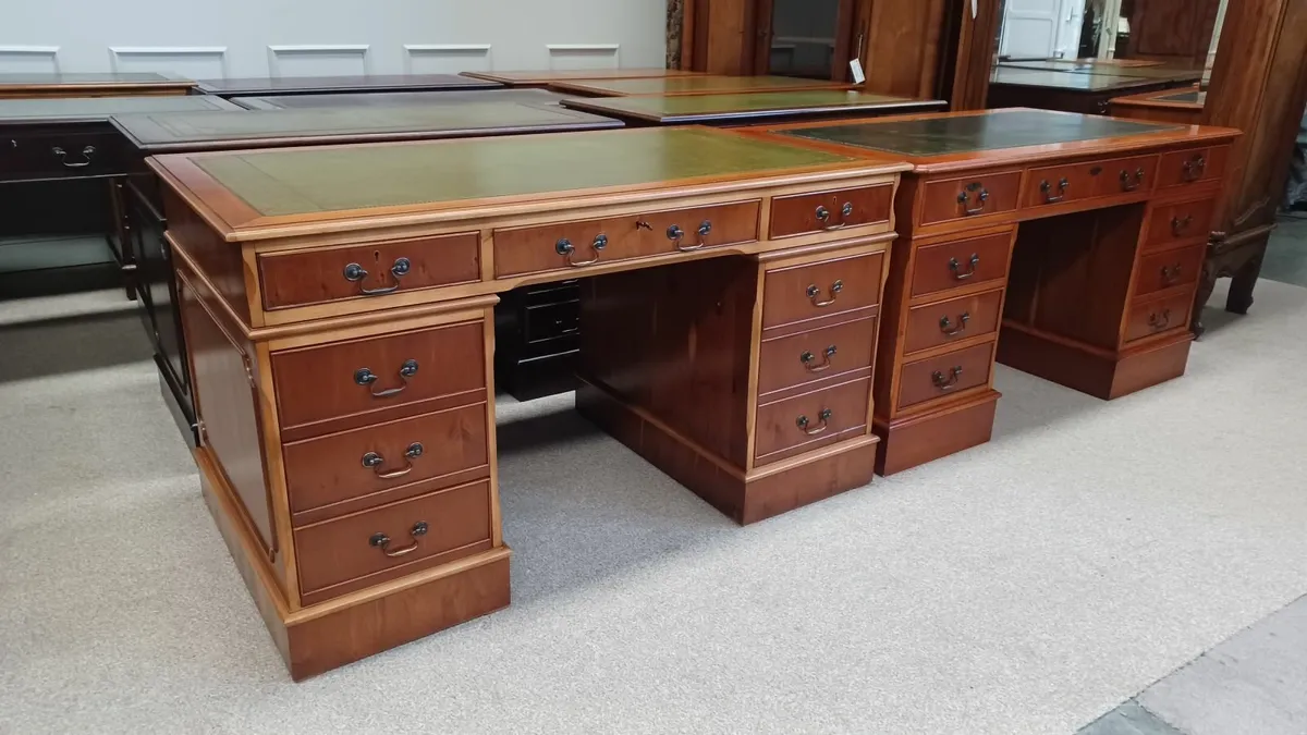 Excellent Antique Style Large Pedestal Desks - Image 4