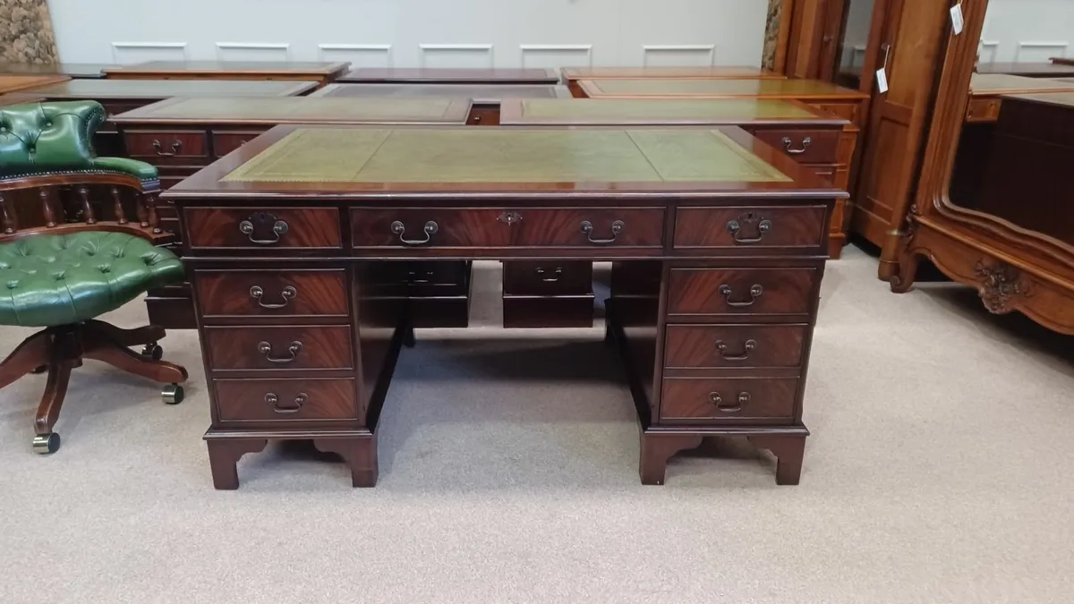 Excellent Antique Style 153 cm Pedestal Desks - Image 2