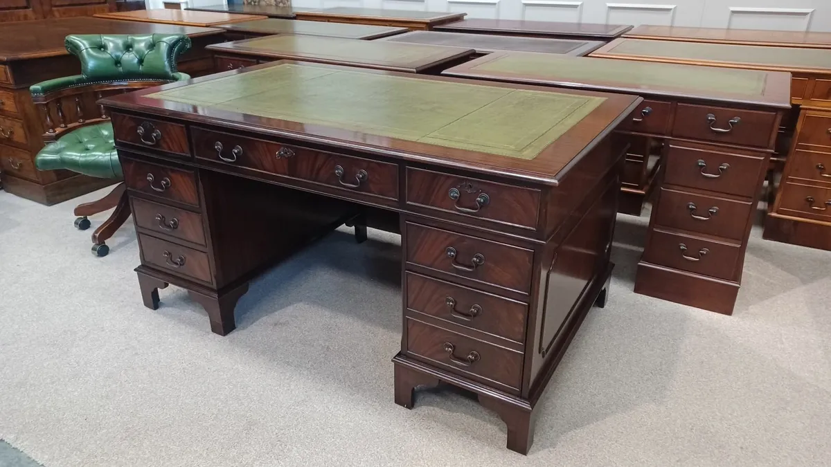 Excellent Antique Style 153 cm Pedestal Desks - Image 4