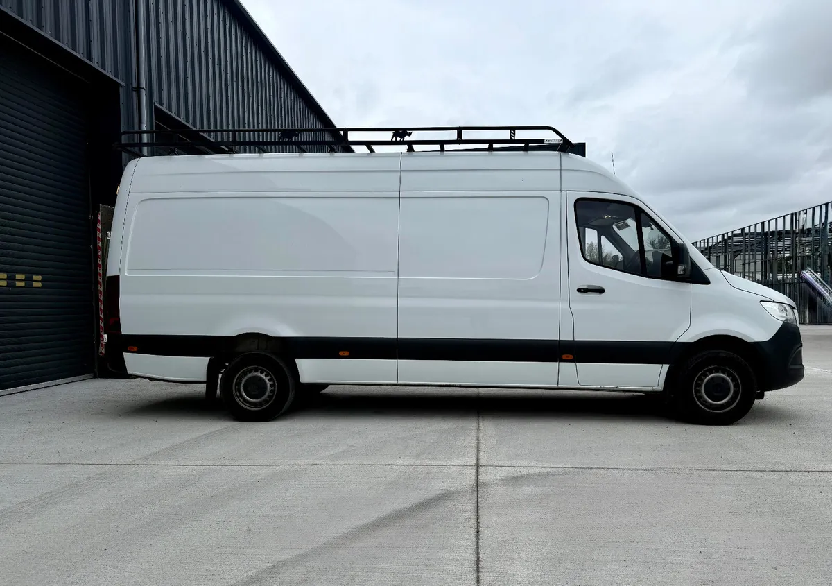Mercedes-Benz Sprinter 2020 Tail Lift&Roof rack - Image 4