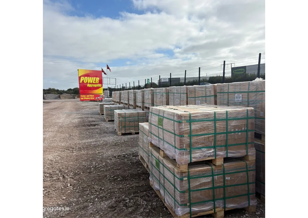 PORCELAIN  PAVING - HUGE WINTER CLEARANCE - Image 1