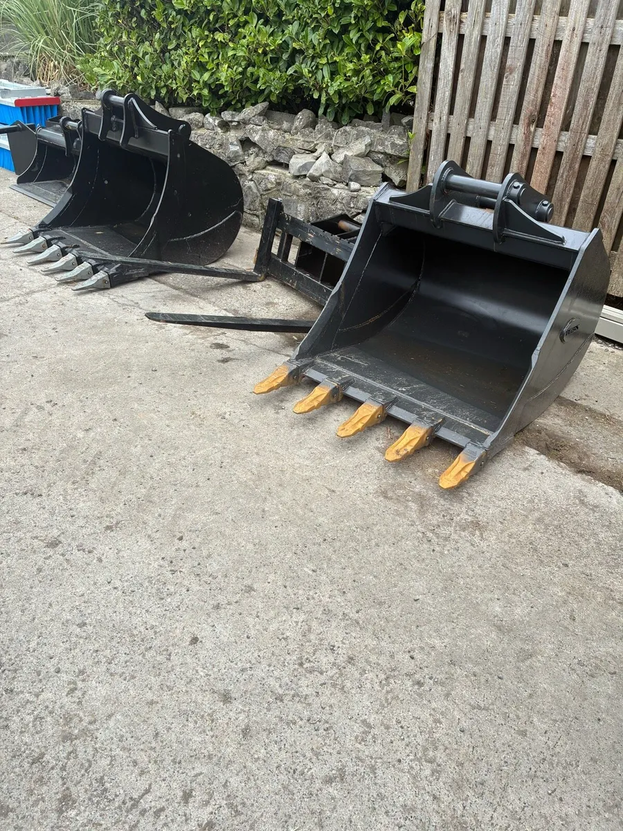 Digging buckets - Image 1