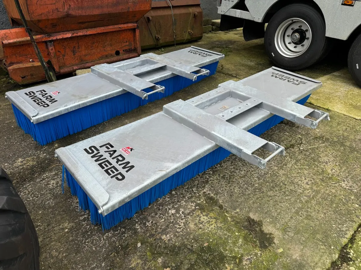 New 8ft Farm Sweep Yard Brush - Image 1