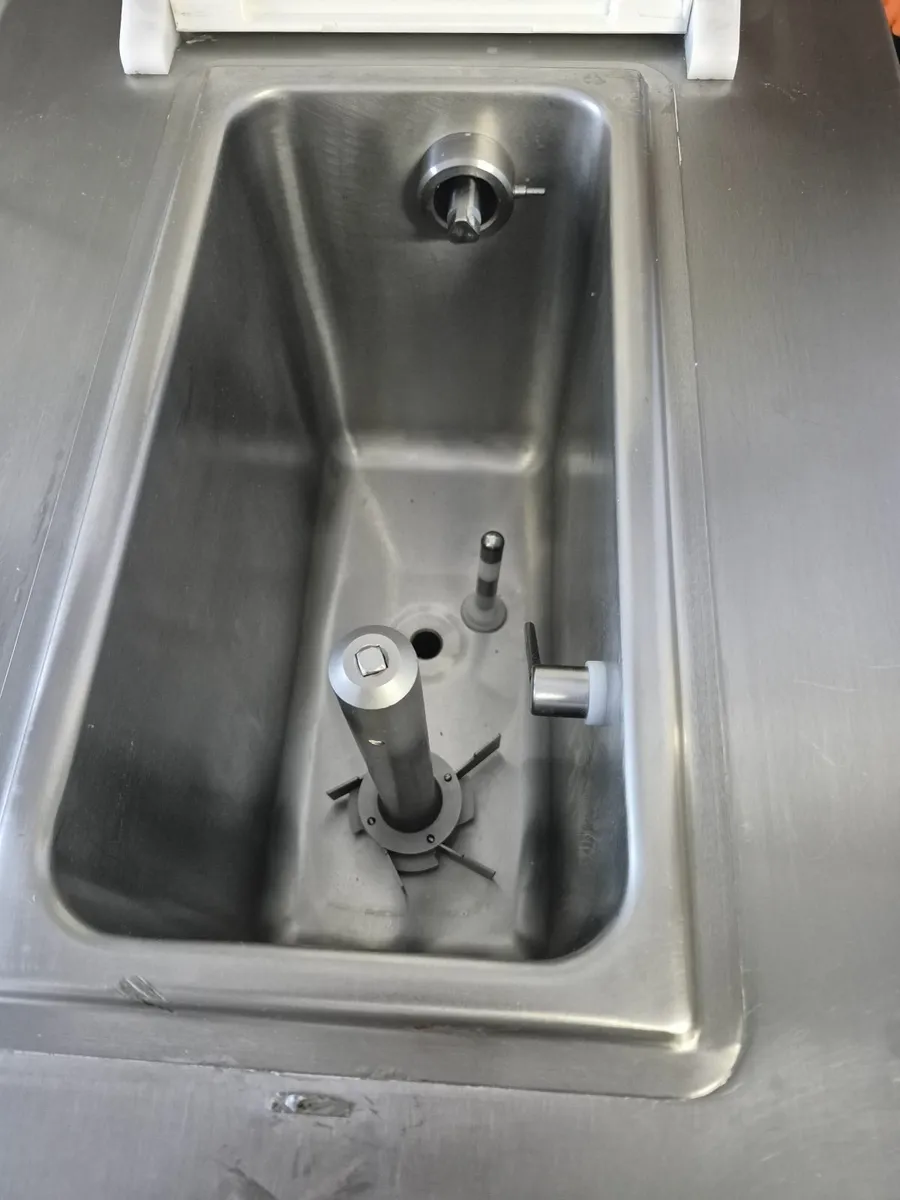 Ice Cream Machine - Image 3