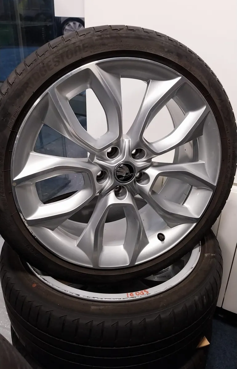 2022 Skoda Karoq 19" Alloy Wheels Set 225/40R19 - Image 1