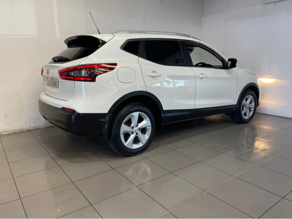 Nissan Qashqai 1.5 DSL SE VAN GLASS ROOF PRICE INC - Image 3