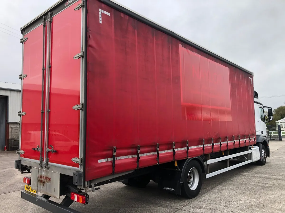2018 Mercedes Actros HI cube curtainside - Image 2