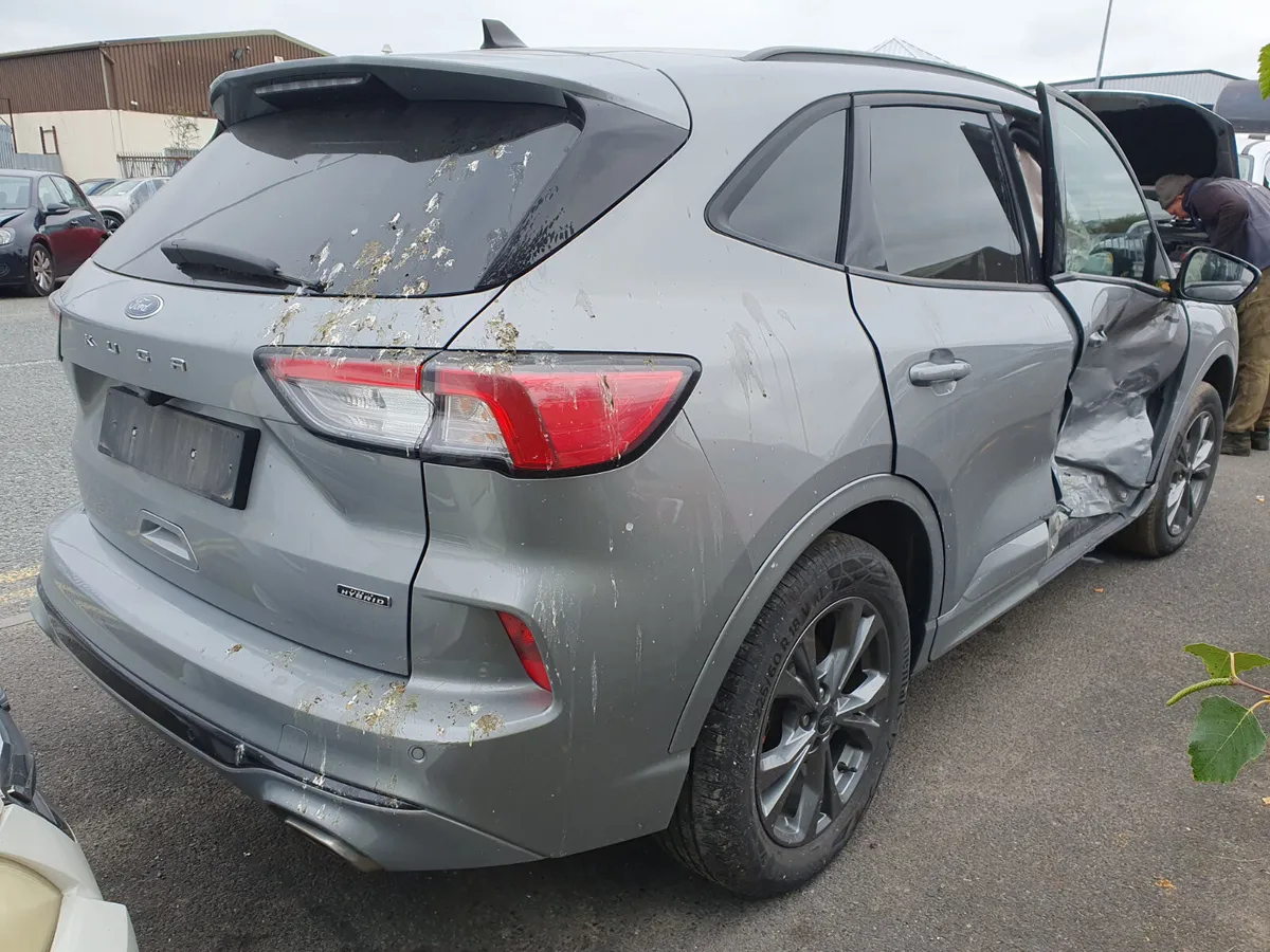 23 FORD KUGA  ST-LINE 2.5 PHEV FOR BREAKING - Image 3