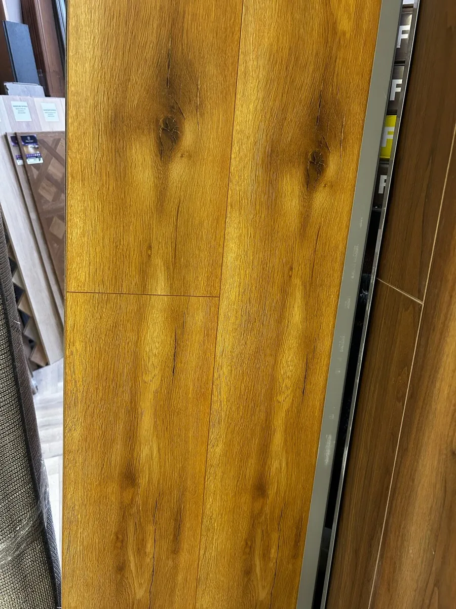 8mm AC4 Laminate Flooring only €7yd ! - Image 1