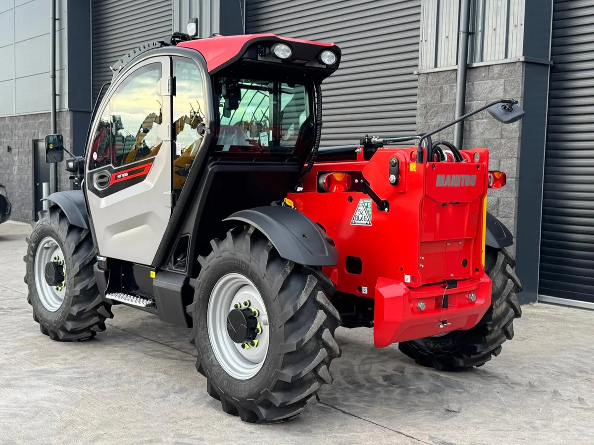2025 Manitou MT935 - Image 4
