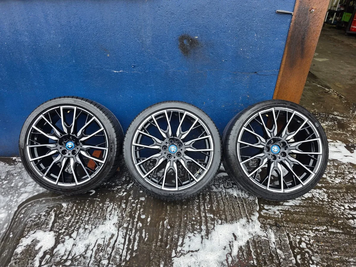 #21 (2) Genuine BMW 20" Alloys €200 Each - Image 4