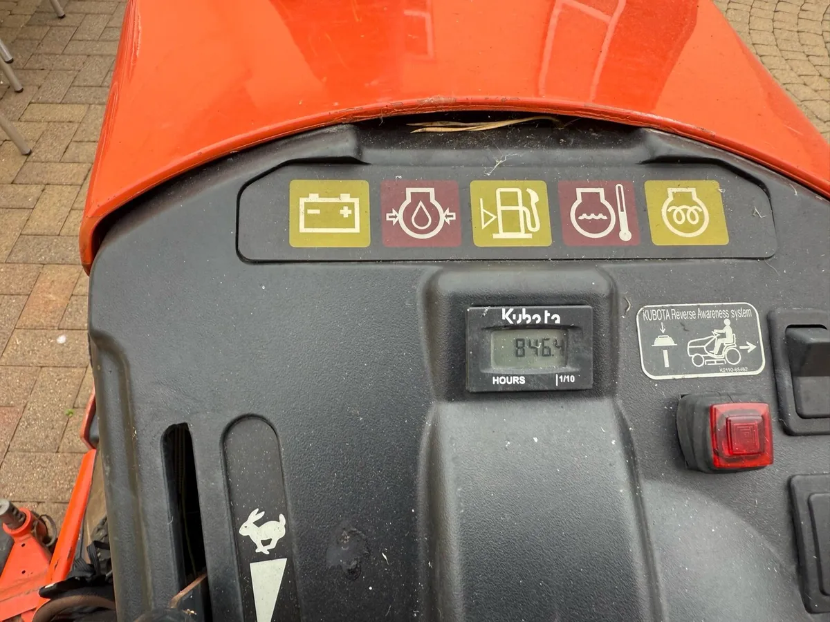 Kabota diesel ride on mower - Image 4