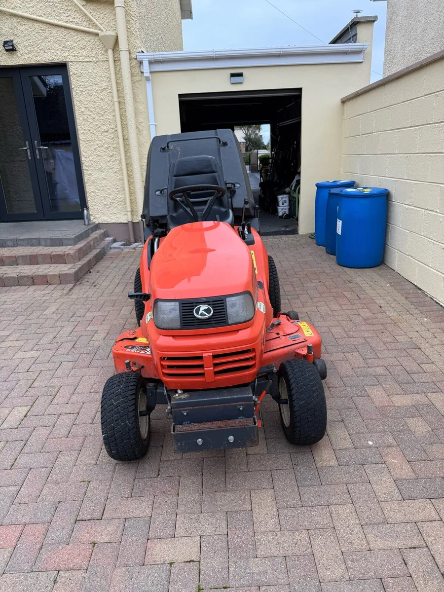 Kabota diesel ride on mower - Image 1