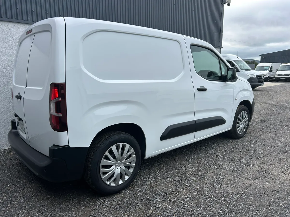 2022 Peugeot Partner 'Professional - Image 4