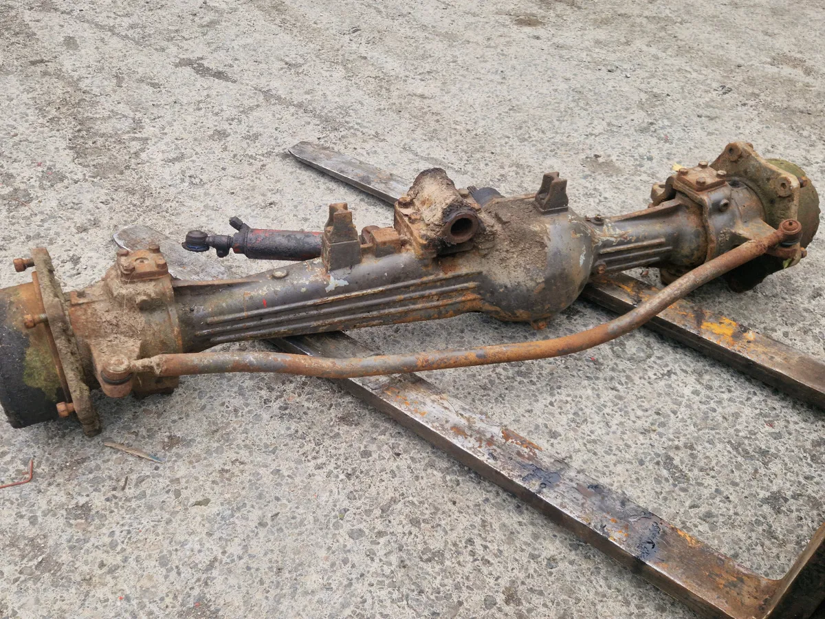 Massey ferguson 265 4x4 axle - Image 2