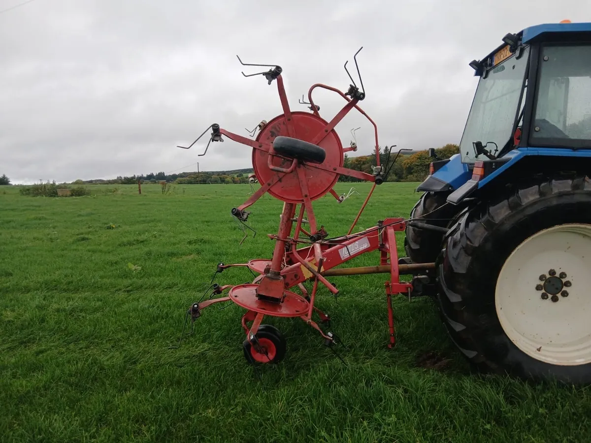 Lely lotus 520 tedder - Image 1
