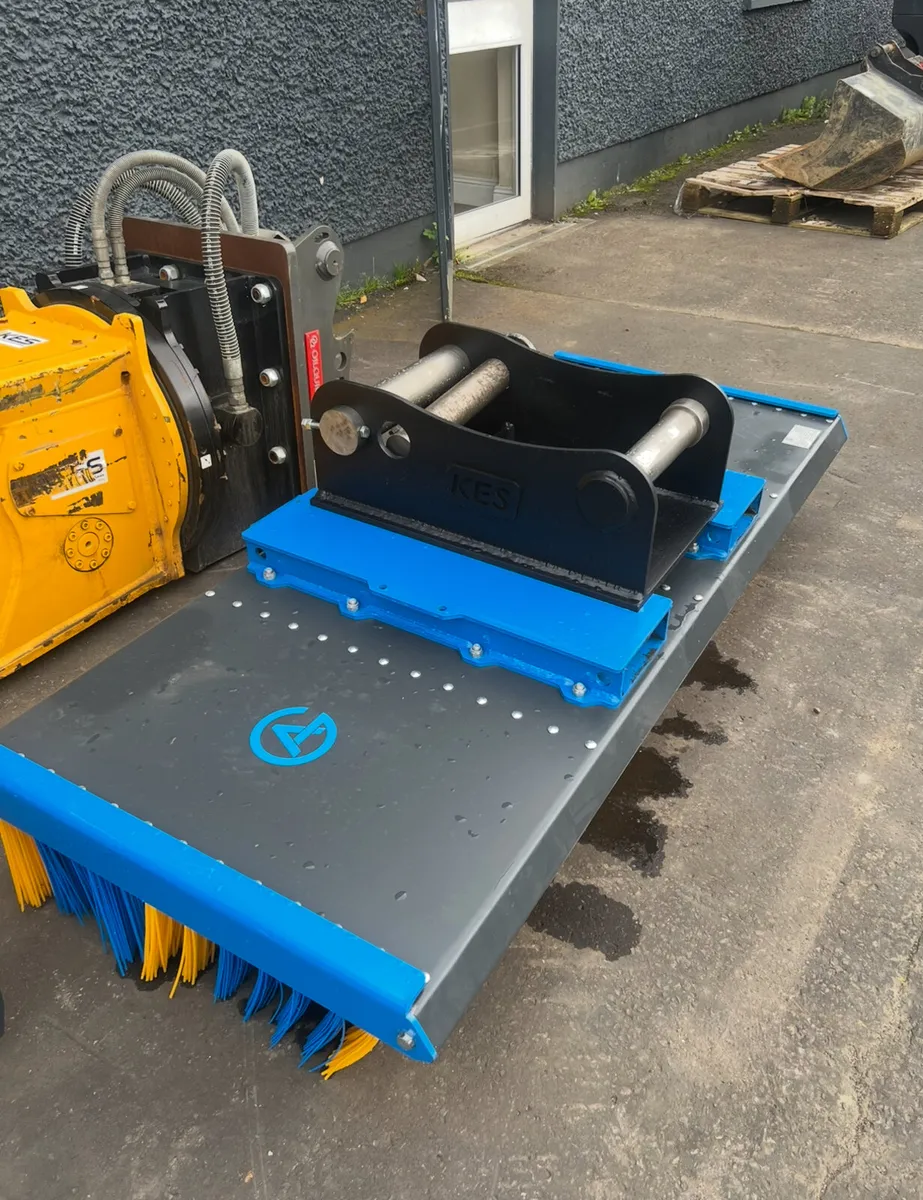 GA Sweden Dual Cradle Brush 65m & 80m Pins - Image 1