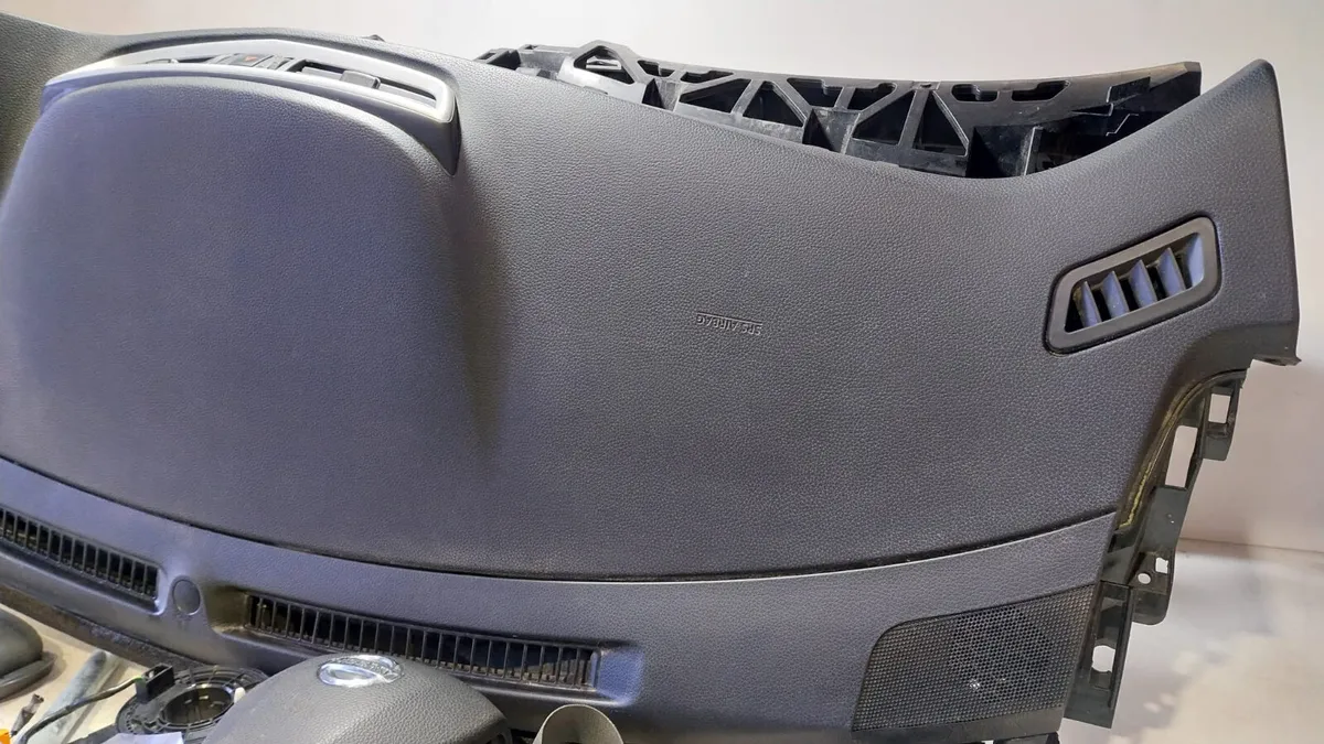 2014 Nissan Qashqai Airbag Set - Image 2