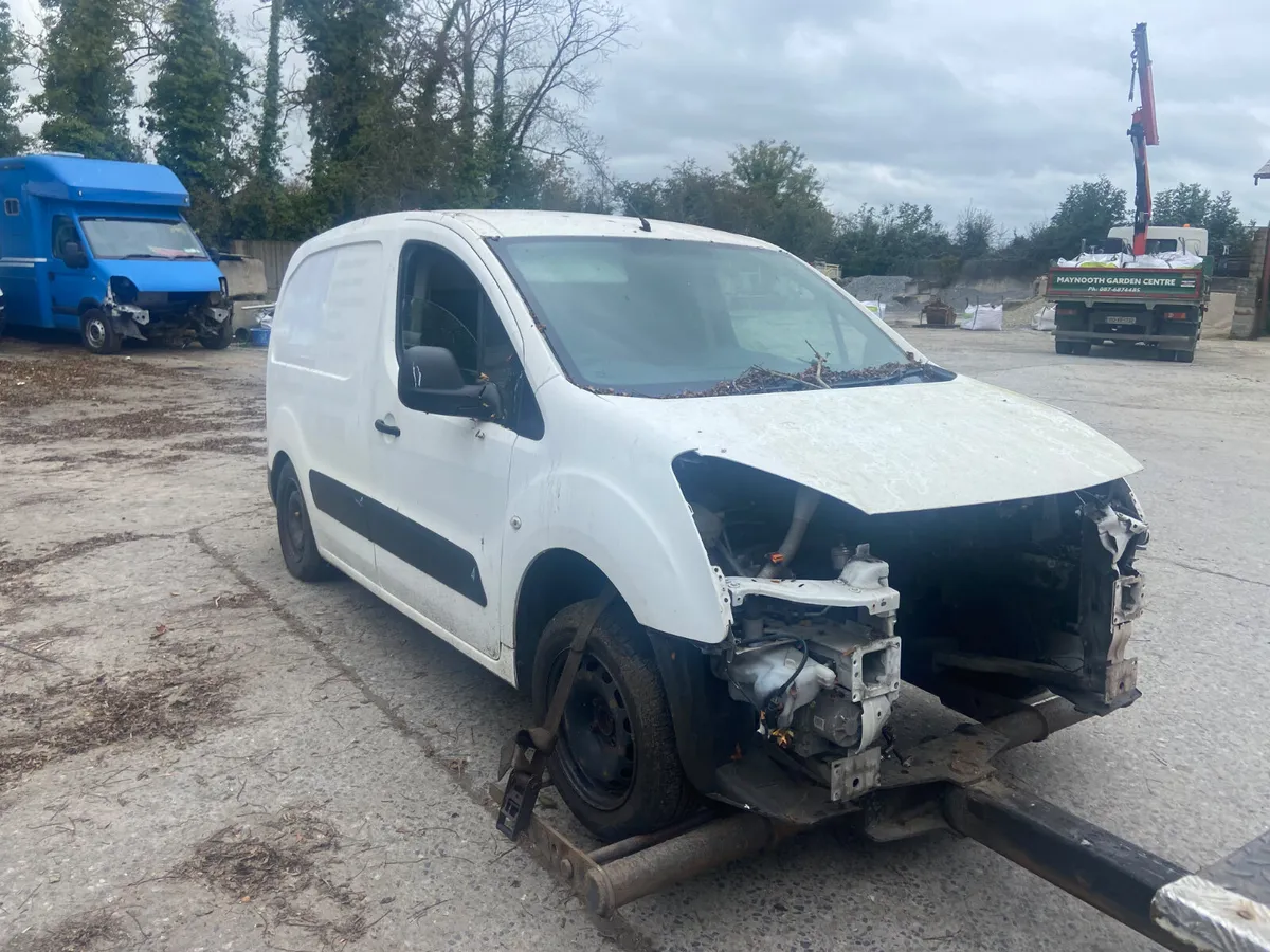 2014 Citroen Berlingo 3 seater for breaking - Image 1