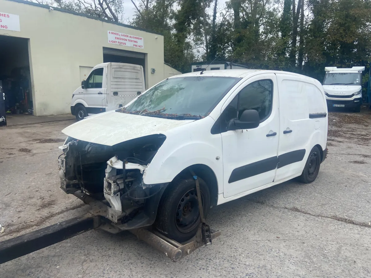 2014 Citroen Berlingo 3 seater for breaking - Image 2