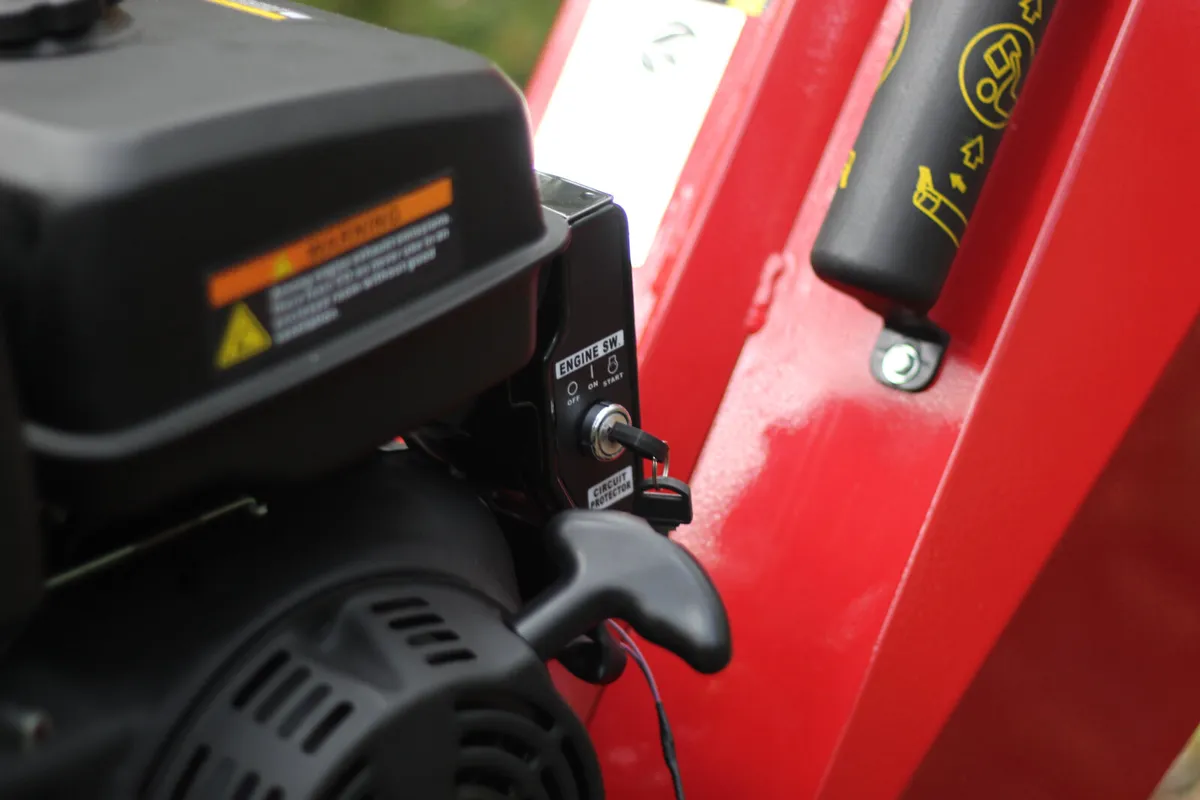 Piranha 15hp Wood chipper 120mm / 4.7" Capacity - Image 3