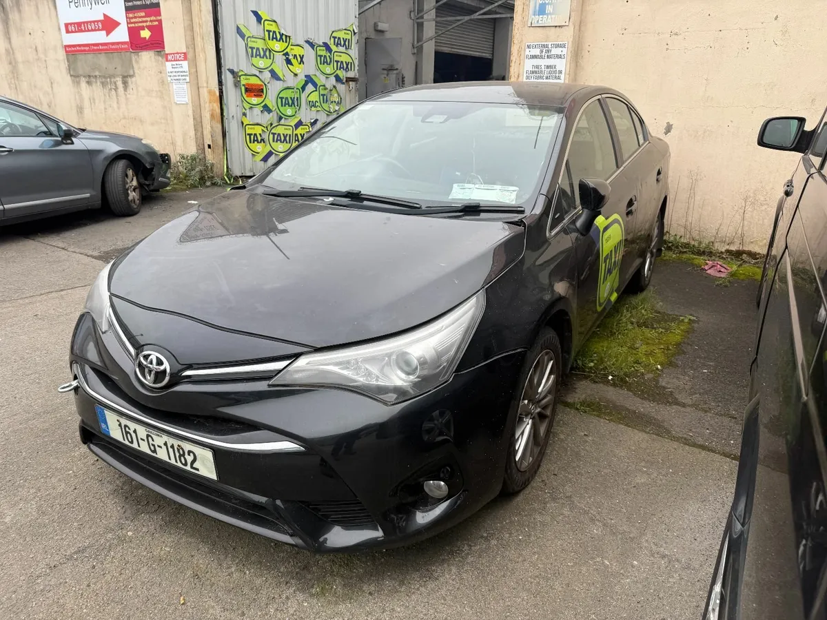 Toyota Avensis for parts or full car for sale - Image 2