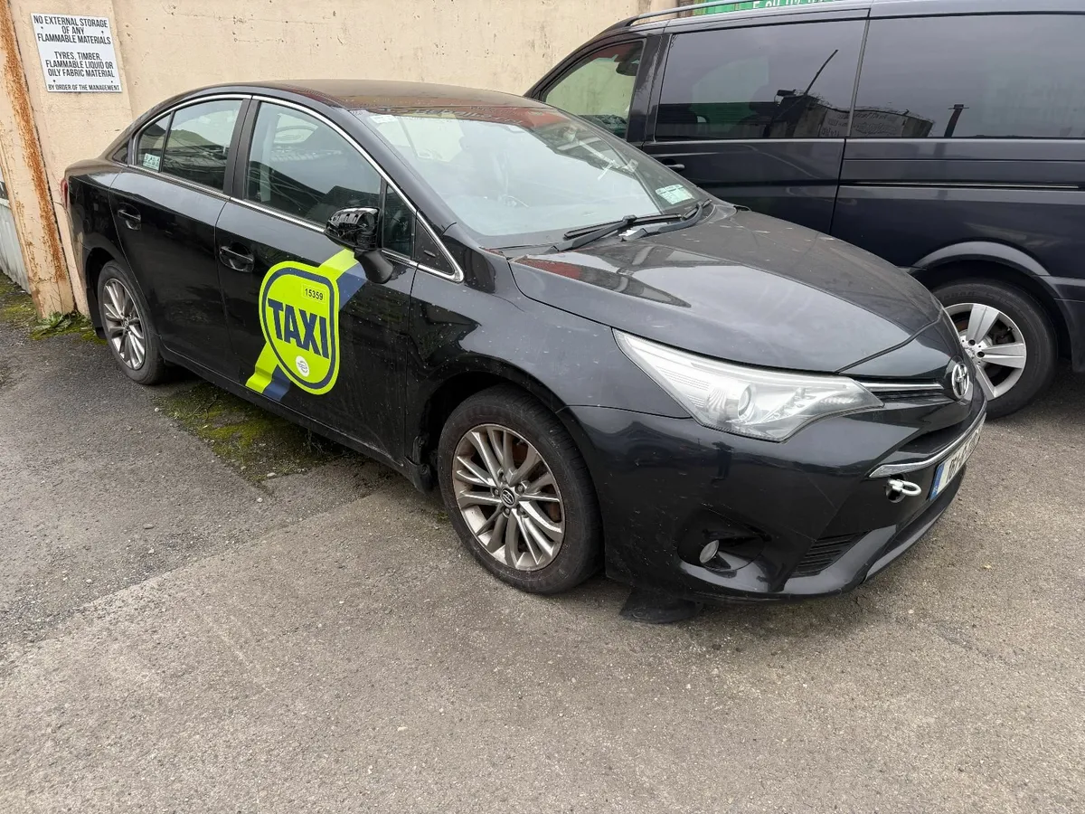 Toyota Avensis for parts or full car for sale - Image 1
