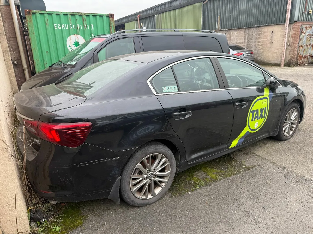 Toyota Avensis for parts or full car for sale - Image 3