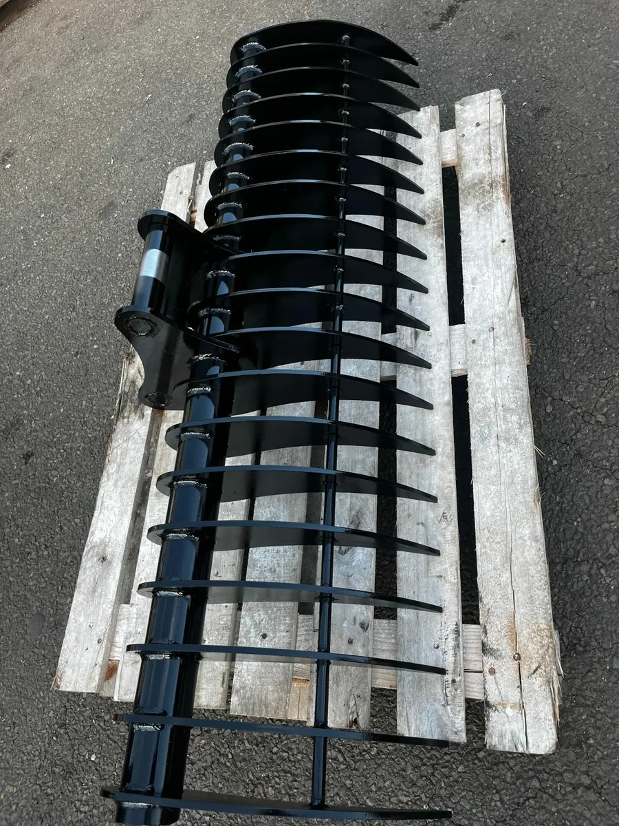 5FT Lawn Rake - Image 2