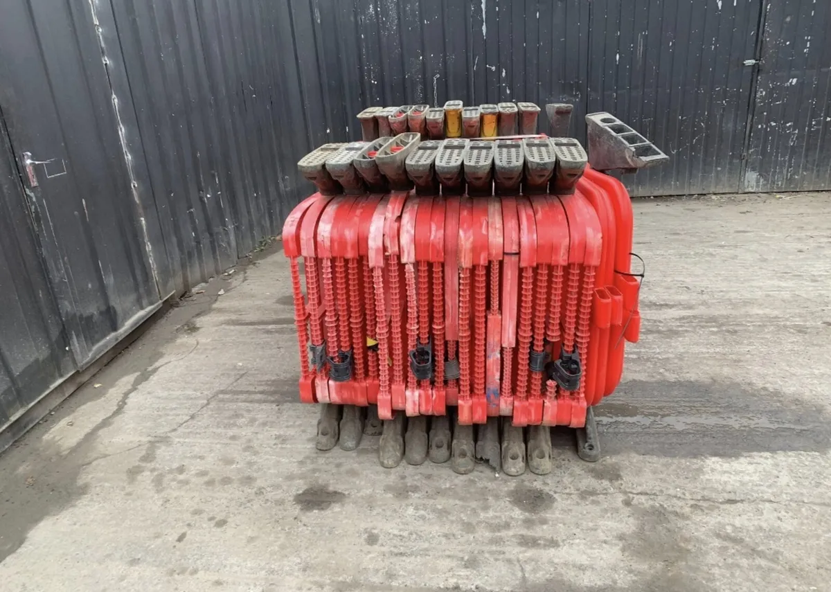 Crowd Control Barriers - Image 4