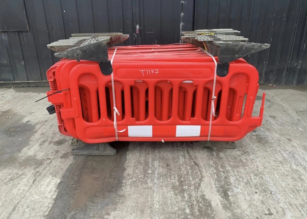 Crowd Control Barriers - Image 2
