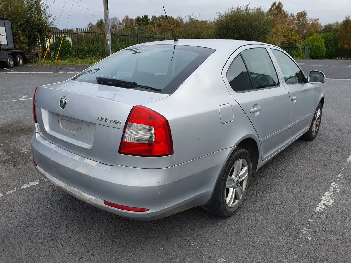 10 SKODA OCTAVIA  1.6 TDI (CAY) FOR BREAKING - Image 4