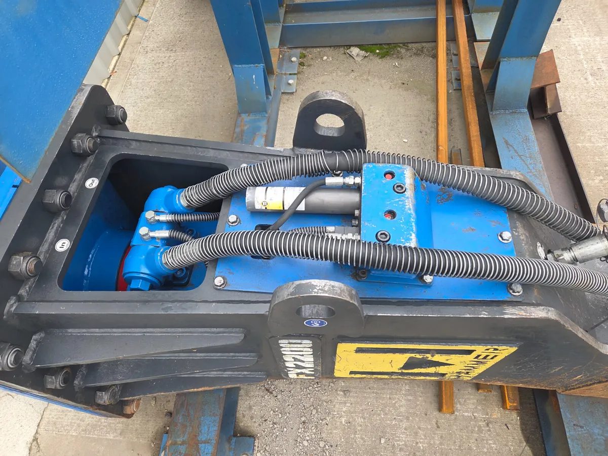 Ex hire 2025 Hammer Fx2200 Breaker - Image 3