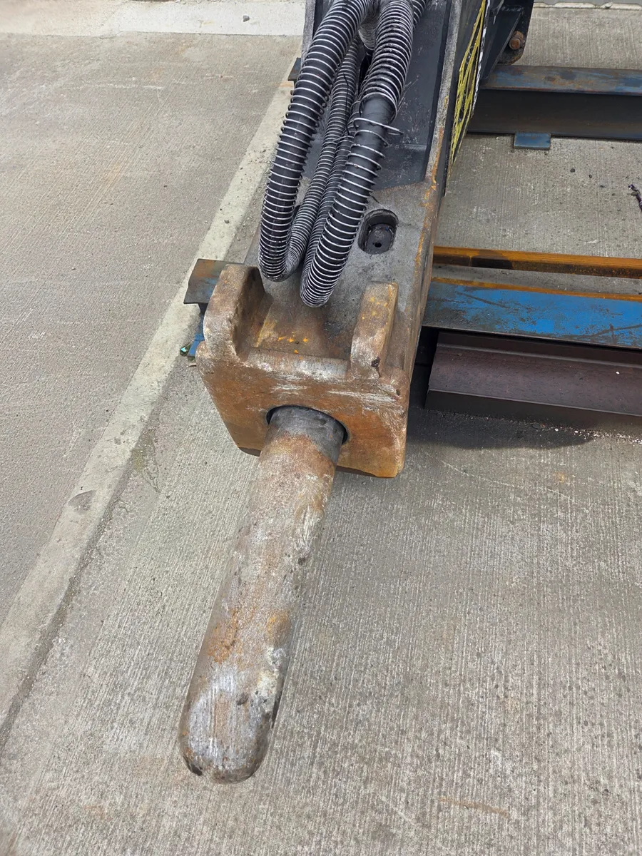 Ex hire 2025 Hammer Fx2200 Breaker - Image 2