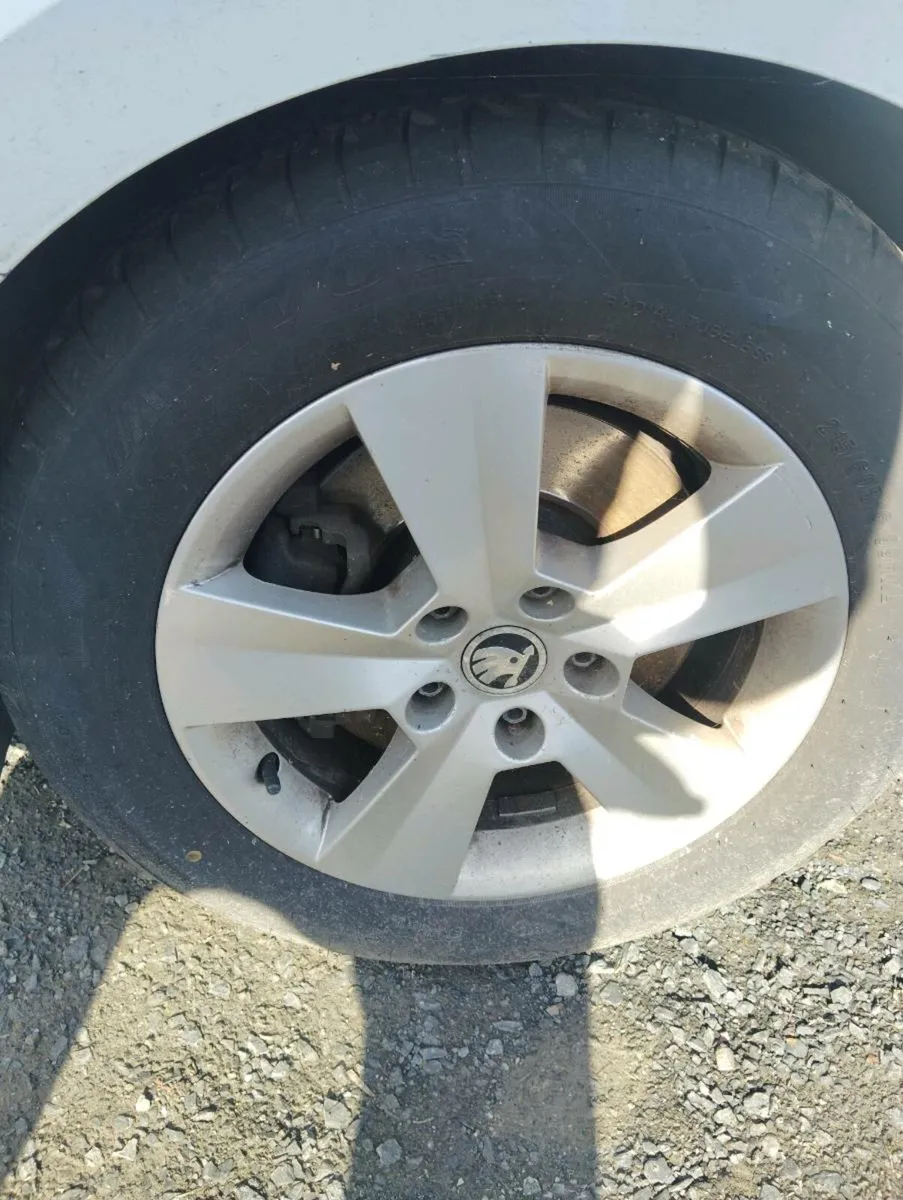 Breaking Skoda superb 2017 crlb - Image 4