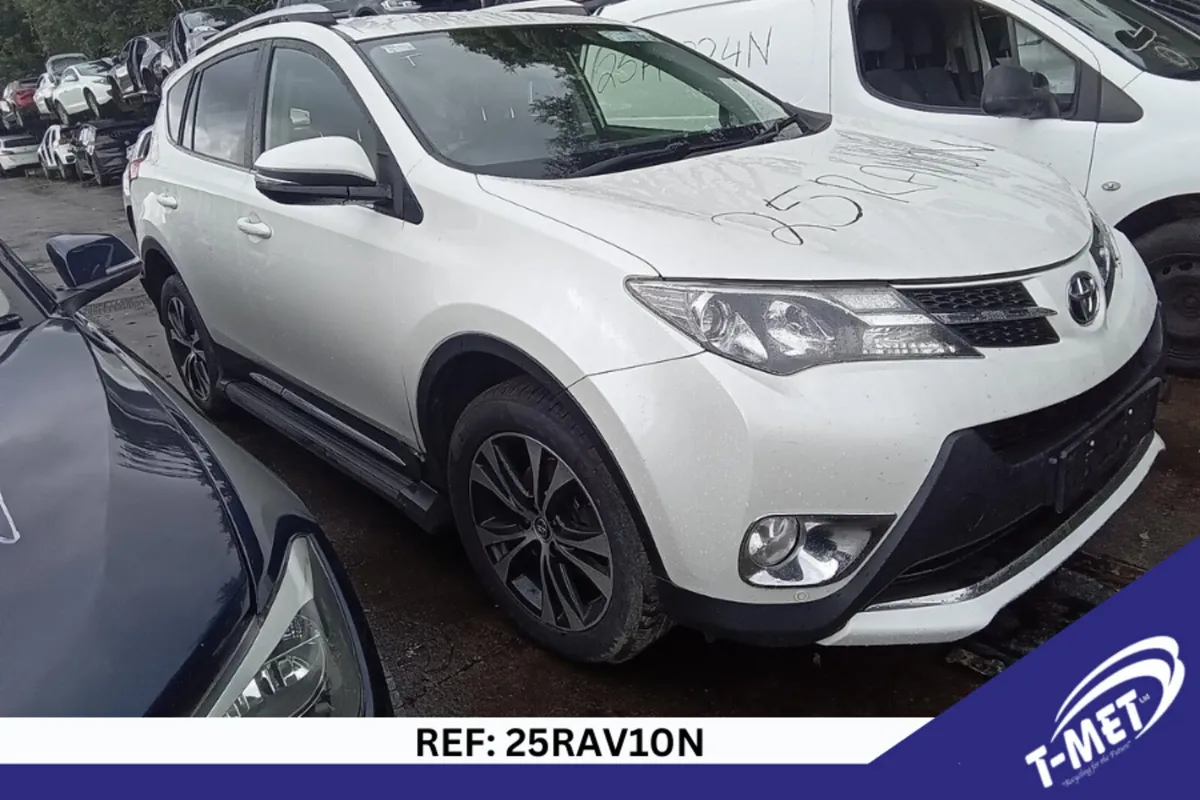 2015 TOYOTA RAV4 BREAKING FOR PARTS - Image 1