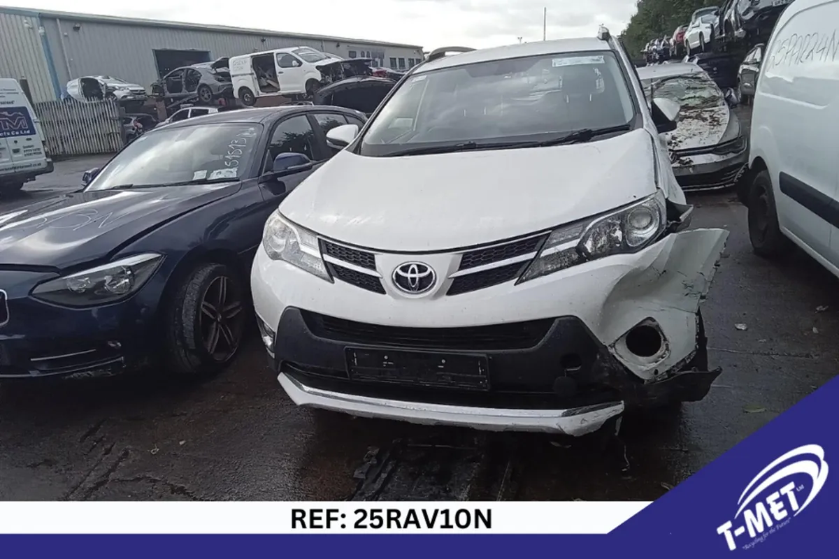 2015 TOYOTA RAV4 BREAKING FOR PARTS - Image 2