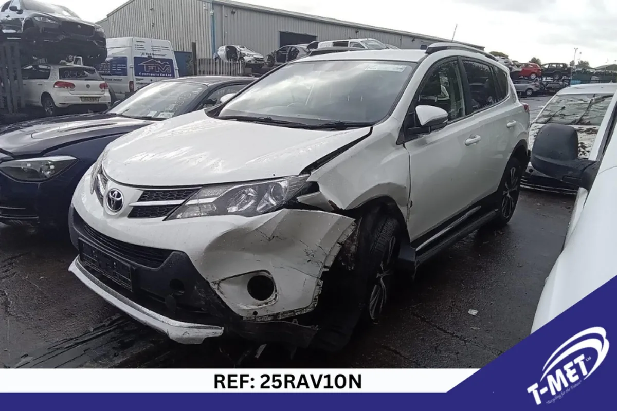 2015 TOYOTA RAV4 BREAKING FOR PARTS - Image 3