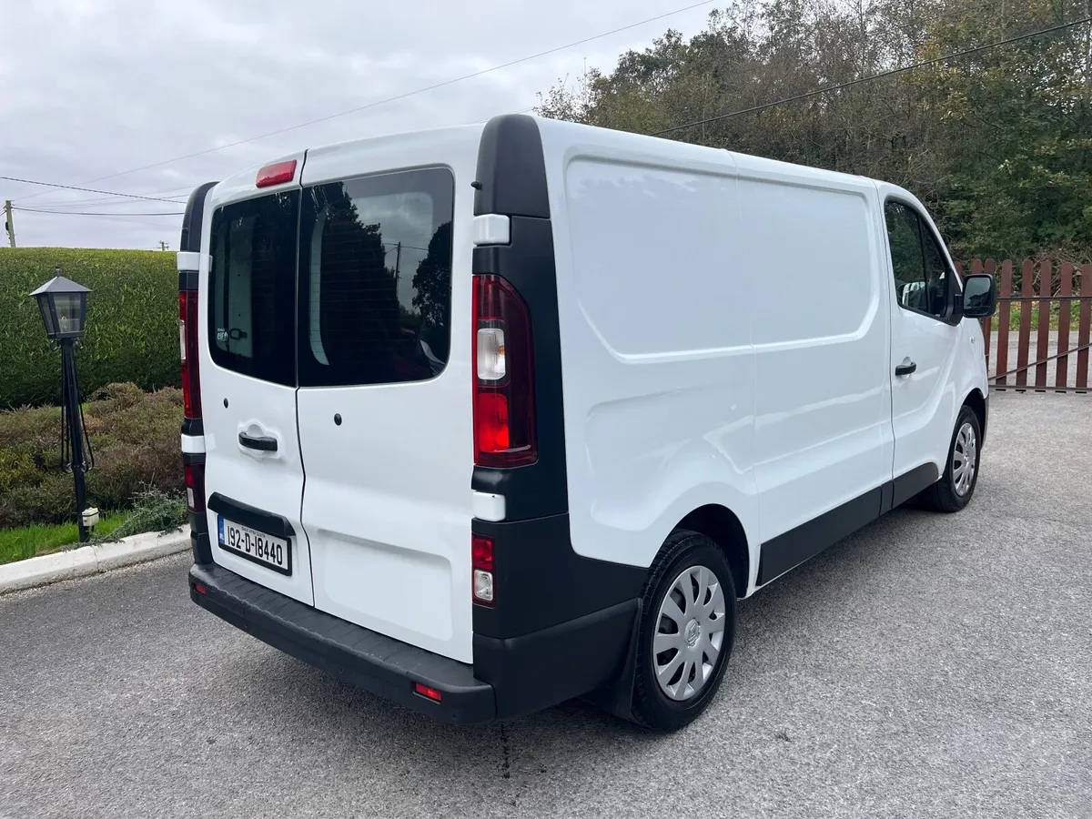 192 Renault Trafic - low mileage - Image 4