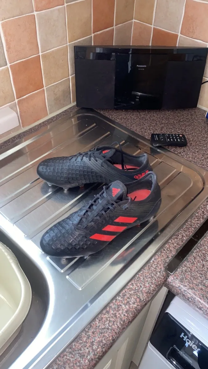 Football boots - Image 2