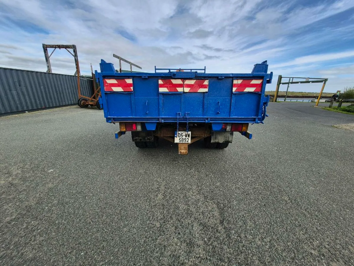 Isuzu NQR 7.5 tonne tipper truck - Image 4