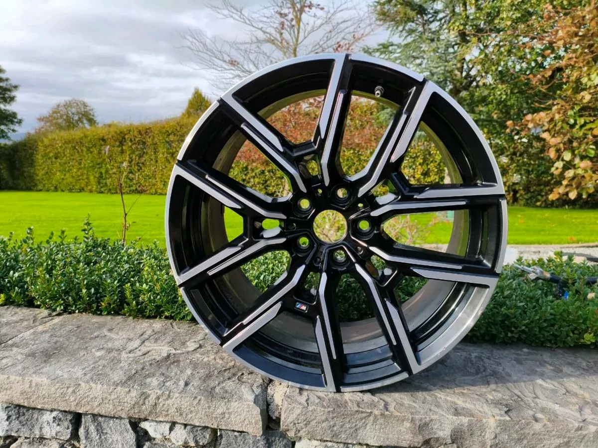 Alloy wheel - Image 1