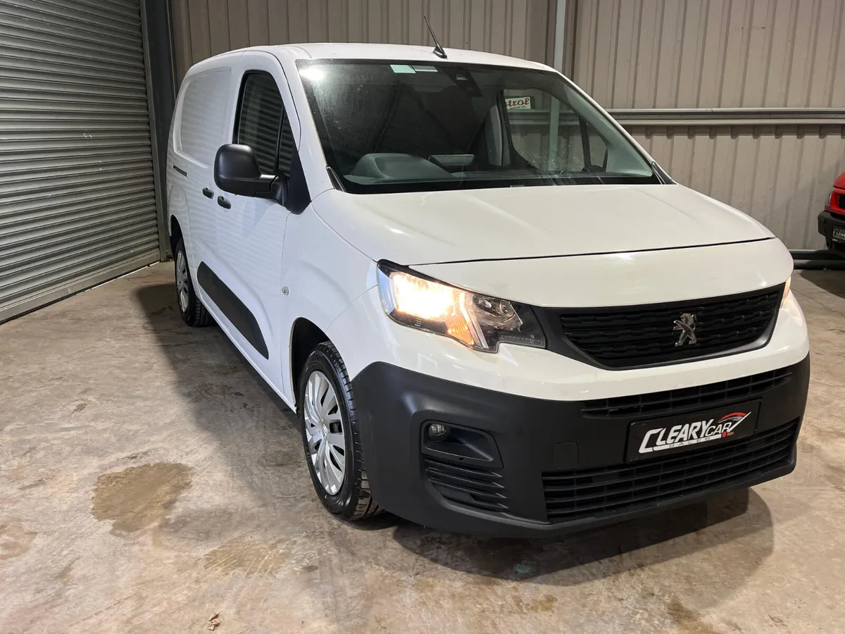 Peugeot Partner 2021, FSH, High Spec, Crew Van - Image 2