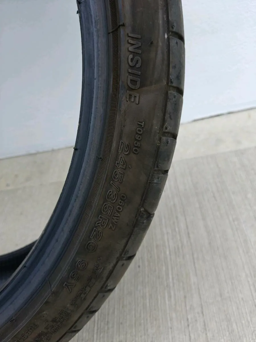 Bridgestone run flat tyres 245 35 R20 - Image 2
